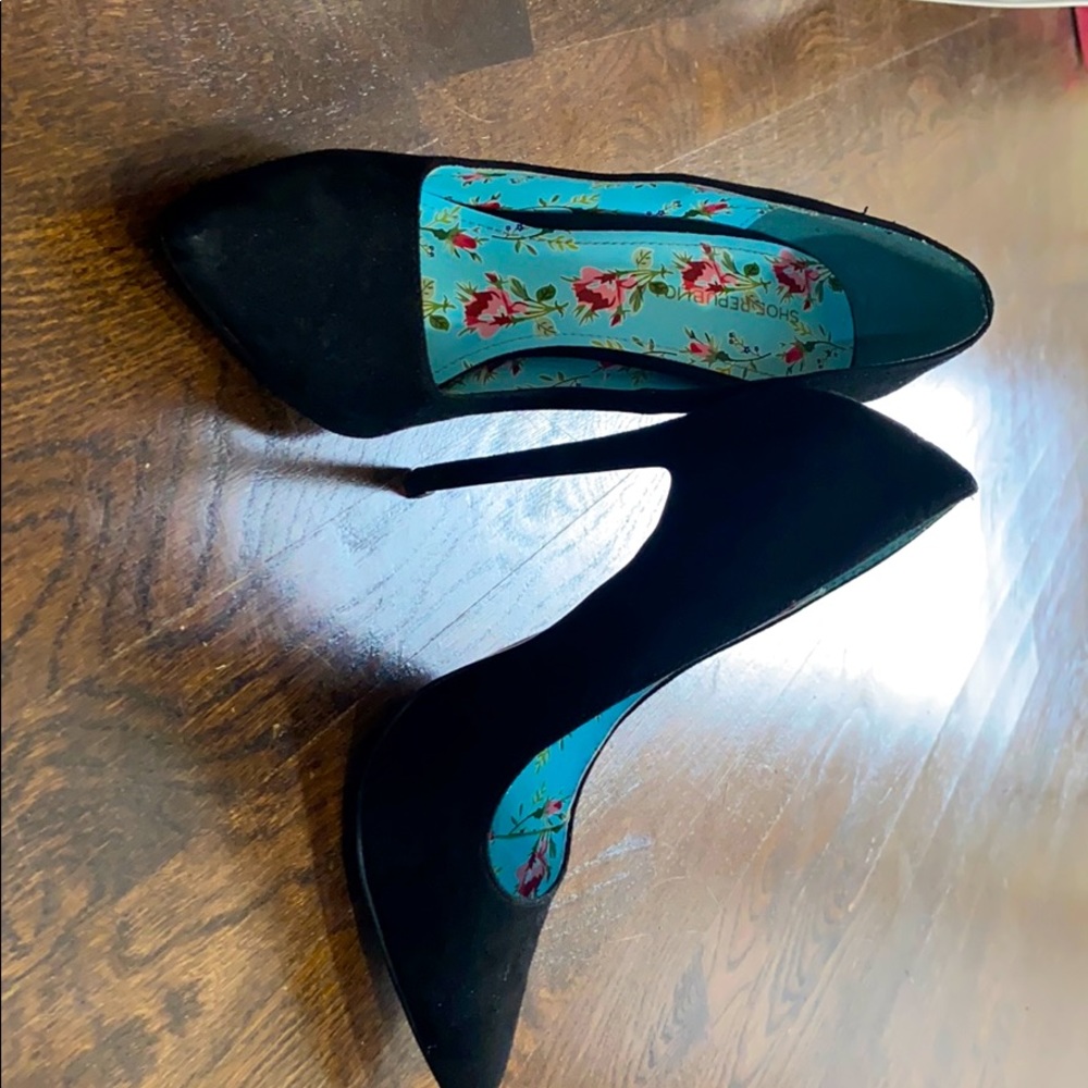 Black heels